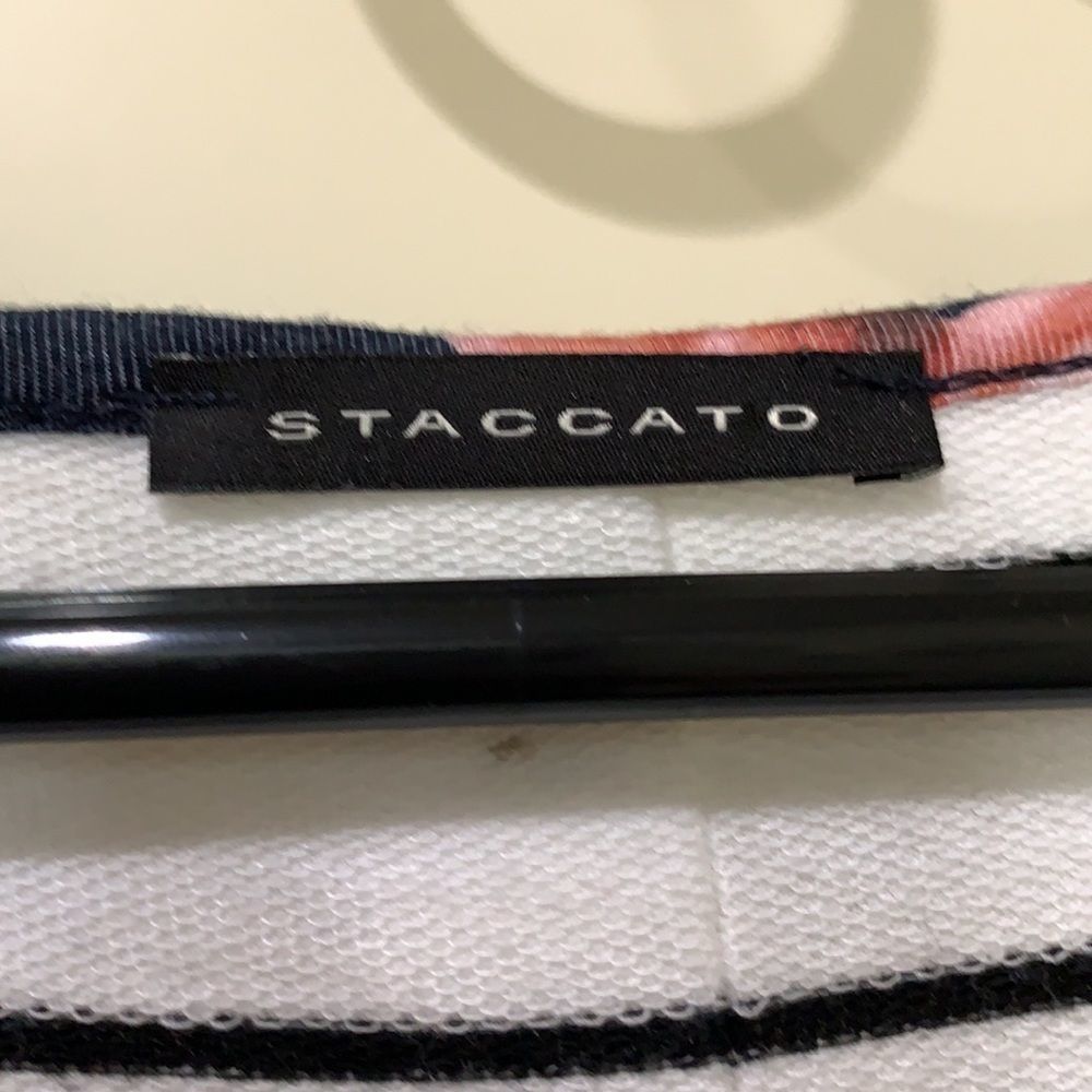 EUC Ladies Staccato large navy tank - Picture 3 of 5